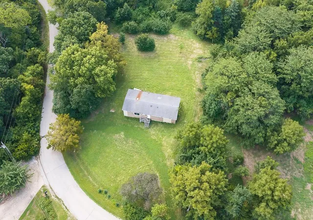 5th image of 9445 Village Ln, Ozawkie, KS 66070 | MLS# 2638367
