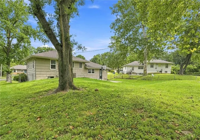 27th image of 8611 E 85th St, Raytown, MO 64138 | MLS# 2638370