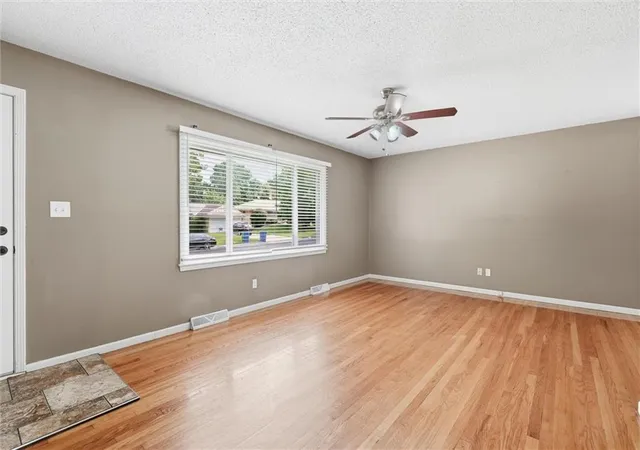 5th image of 8611 E 85Th St, Raytown, MO 64138 | MLS# 2638370