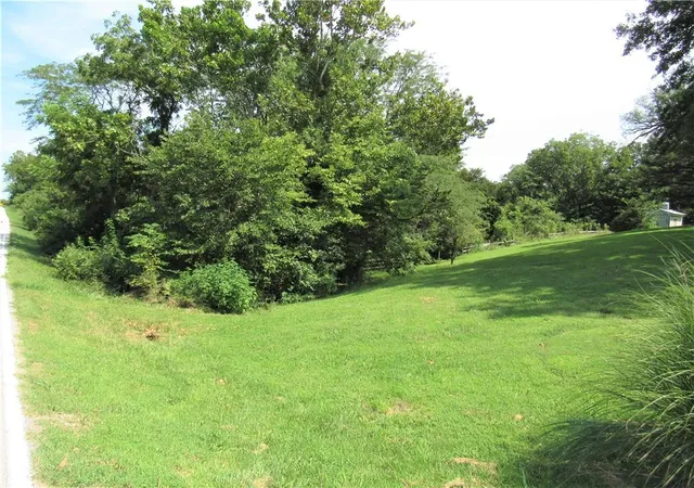 4th image of 10615 Hillsboro Rd, Platte City, MO 64079 | MLS# 2638372