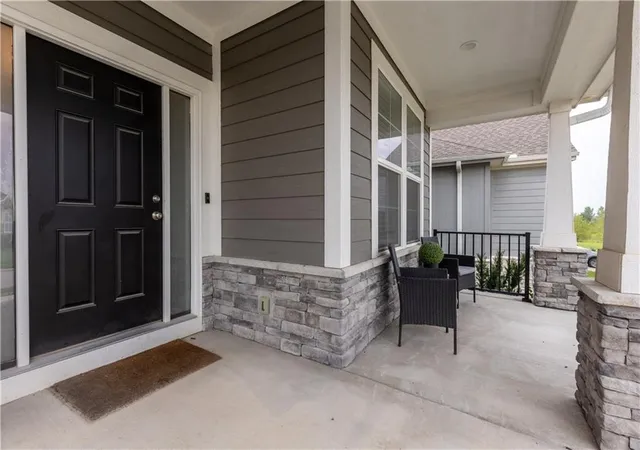 Photo 3 of Sale Pending at 4808 Sw Beckham Rd, Lee's Summit, MO 64083 | MLS# 2638380 | Listing updated on 2026-09-05