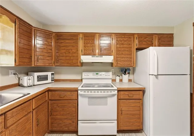 Photo 4 of Single family home for sale at 304 Ne 88Th St, Kansas City, MO 64155 | MLS# 2638382 | Listing updated on 2026-09-05