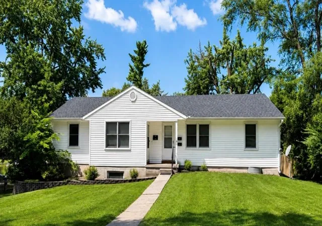 1st image of 308 S Clayton St, Maryville, MO 64468 | MLS# 2638385