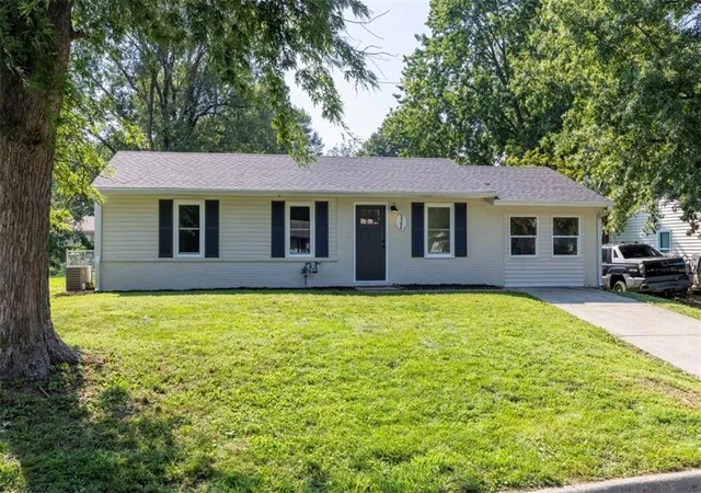 1st image of 3304 Chippewa Ln, St Joseph, MO 64503 | MLS# 2638386