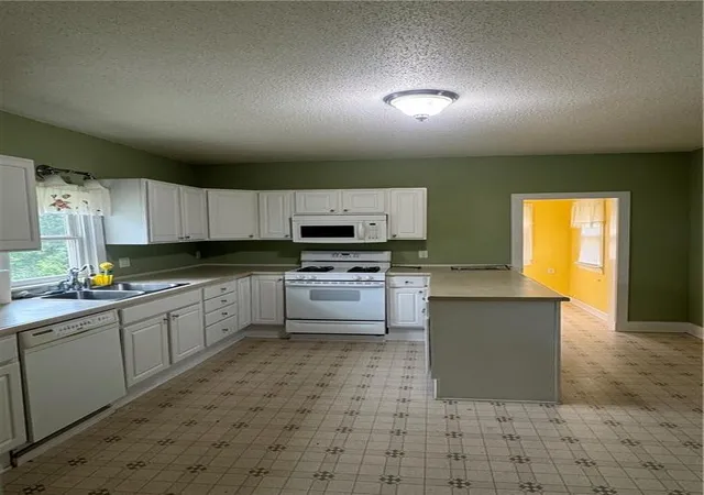 5th image of 121 S Myrtle Ave, Excelsior Springs, MO 64024 | MLS# 2638387
