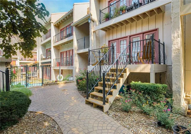 Photo 1 of Condo for sale at 1111 W 46th St #53, Kansas City, MO 64112 | MLS# 2638394 | Listing updated on 2026-09-13