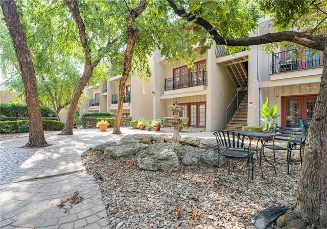 Photo 2 of Condo for sale at 1111 W 46th St #53, Kansas City, MO 64112 | MLS# 2638394 | Listing updated on 2026-09-01