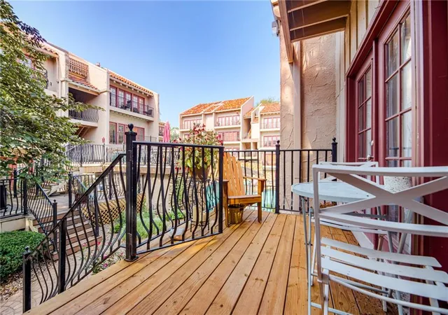 Photo 4 of Condo for sale at 1111 W 46Th St #53, Kansas City, MO 64112 | MLS# 2638394 | Listing updated on 2026-09-01