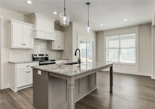 image of 16965 S Brentwood St, Olathe, KS 66062 | MLS# 2638400
