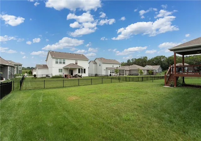 Photo 3 of Single family home for sale at 520 Se David Rd, Lee's Summit, MO 64082 | MLS# 2638438 | Listing updated on 2026-10-17