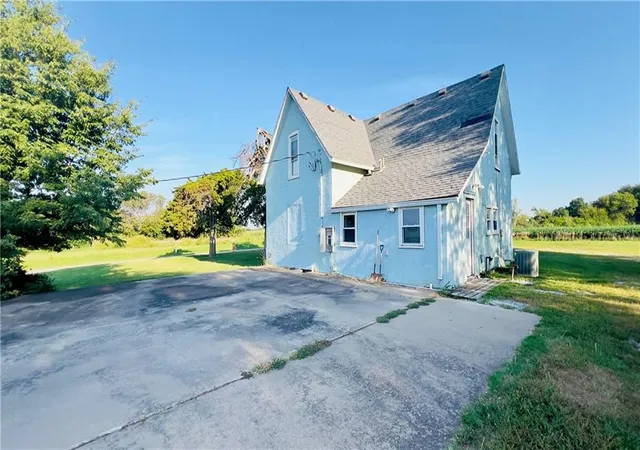 2nd image of 22719 Quivira Rd, Bucyrus, KS 66013 | MLS# 2638442