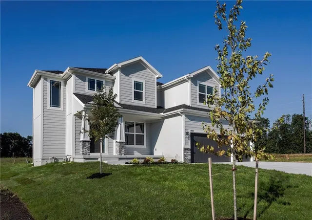 2nd image of 19007 W 170th Ter, Olathe, KS 66062 | MLS# 2638446