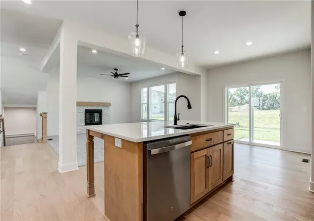image of 19007 W 170th Ter, Olathe, KS 66062 | MLS# 2638446