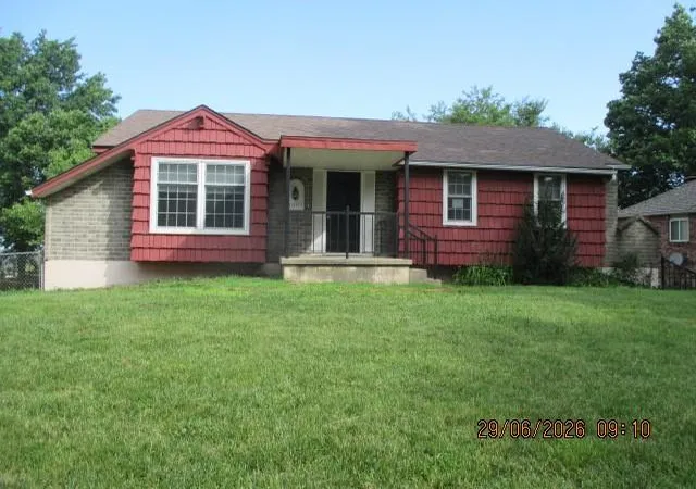 1st image of 1001 Nw Canterbury Rd, Blue Springs, MO 64015 | MLS# 2638450