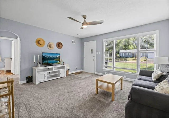 Photo 4 of Sale Pending at 8804 W 79th Street, Overland Park, KS 66204 | MLS# 2638452 | Listing updated on 2026-09-08