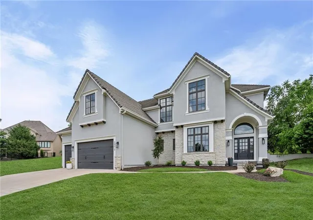 3rd image of 20215 W 89Th Ter, Lenexa, KS 66220 | MLS# 2638453