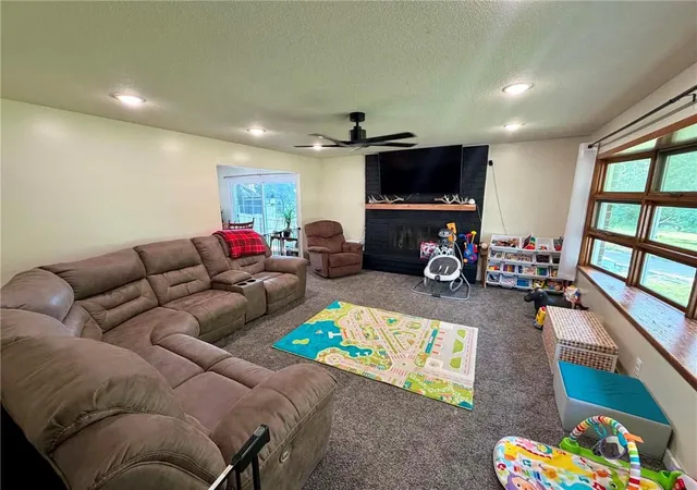 3rd image of 321 S Clayton Ave, Maryville, MO 64468 | MLS# 2638459