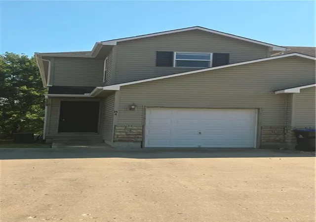 Photo 1 of Townhouse for sale at 425 Hawthorne Blvd #4, Warrensburg, MO 64093 | MLS# 2638461 | Listing updated on 2026-09-04