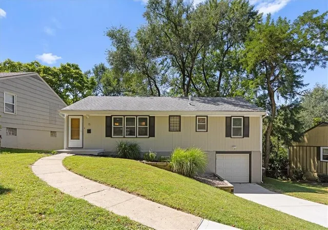 Photo 1 of Sale Pending at 15 W 91st St, Kansas City, MO 64114 | MLS# 2638474 | Listing updated on 2026-10-06