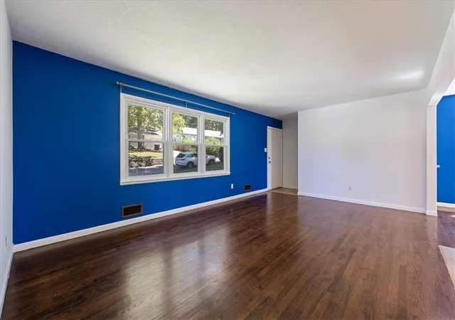 Photo 3 of Sale Pending at 15 W 91St St, Kansas City, MO 64114 | MLS# 2638474 | Listing updated on 2026-10-06