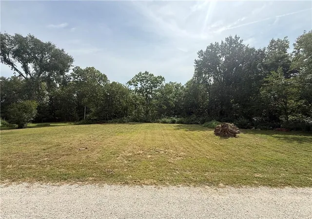2nd image of 1209 N Lyne St, Raymore, MO 64083 | MLS# 2638483