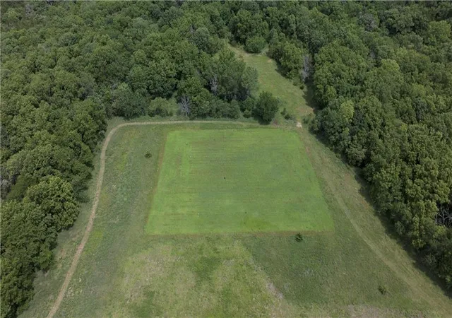5th image of 2354 65Th St, Mapleton, KS 66754 | MLS# 2638488