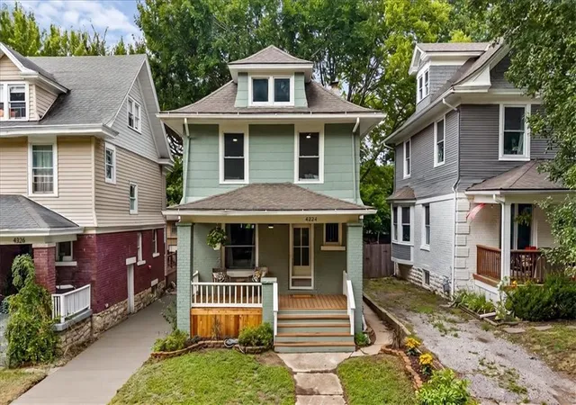 Photo 2 of Sale Pending at 4324 Charlotte St, Kansas City, MO 64110 | MLS# 2638489 | Listing updated on 2026-09-12