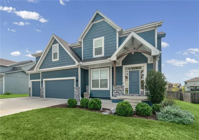 Photo 2 of Single family home for sale at 8023 Ne 102nd Street, Kansas City, MO 64157 | MLS# 2638494 | Listing updated on 2026-09-19