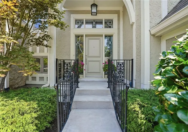 3rd image of 12401 Granada Rd, Leawood, KS 66209 | MLS# 2638502