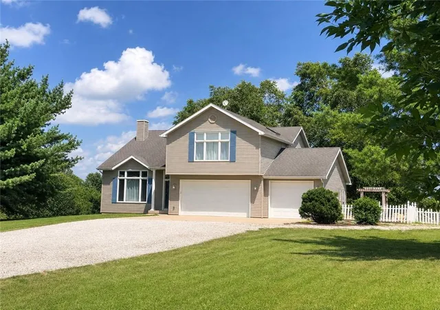 Photo 1 of Single family home for sale at 14113 Cameron Rd, Excelsior Springs, MO 64024 | MLS# 2638510 | Listing updated on 2026-08-29