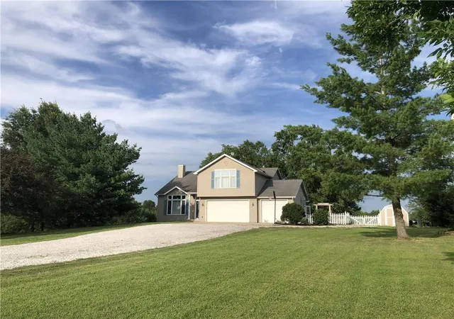 Photo 2 of Single family home for sale at 14113 Cameron Rd, Excelsior Springs, MO 64024 | MLS# 2638510 | Listing updated on 2026-08-29