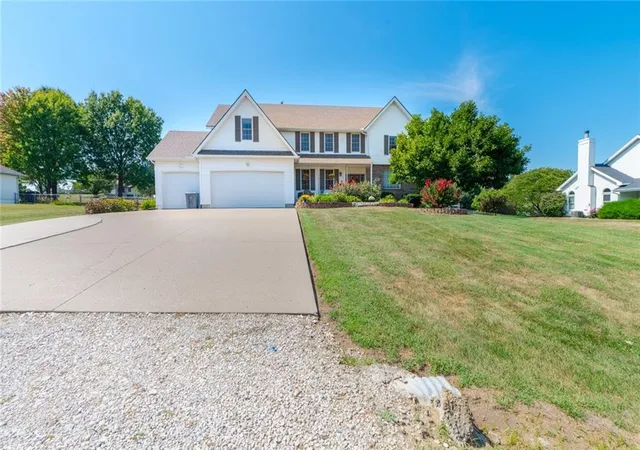 Photo 2 of Single family home for sale at 17807 157th Ter, Basehor, KS 66007 | MLS# 2638519 | Listing updated on 2026-10-07