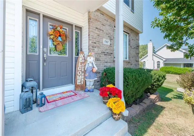 Photo 4 of Single family home for sale at 17807 157Th Ter, Basehor, KS 66007 | MLS# 2638519 | Listing updated on 2026-10-07