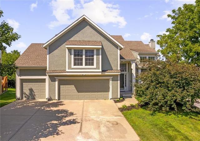 1st image of 14300 Robinson St, Overland Park, KS 66223 | MLS# 2638520
