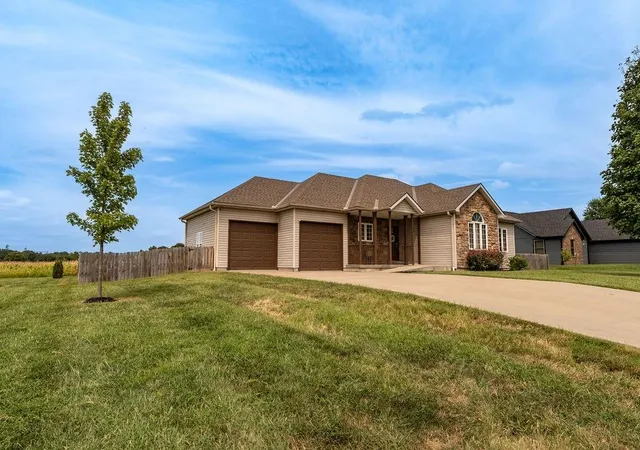 38th image of 104 Harlequin Dr, Adrian, MO 64720 | MLS# 2638521