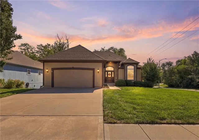 Photo 2 of Single family home for sale at 9451 N Adrian Ave, Kansas City, MO 64154 | MLS# 2638523 | Listing updated on 2026-10-07
