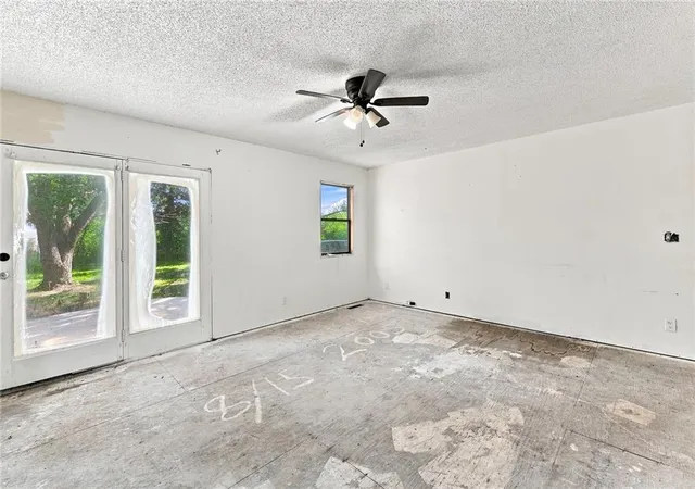 4th image of 25791 Columbia Rd, Paola, KS 66071 | MLS# 2638536