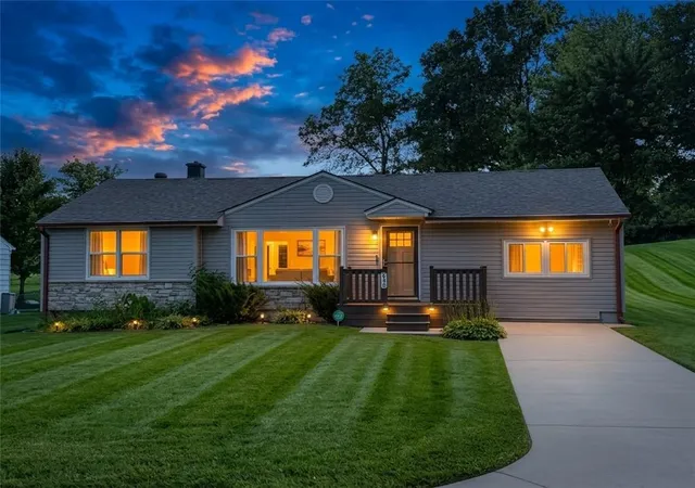 Photo 1 of Single family home for sale at 4720 S Crysler Dr, Independence, MO 64055 | MLS# 2638537 | Listing updated on 2026-09-04