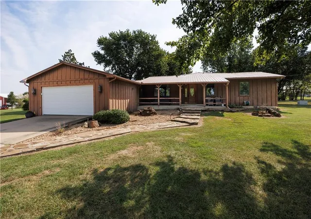 Photo 4 of Sale Pending at 1024 Cement Plant Rd, Fredonia, KS 66736 | MLS# 2638538 | Listing updated on 2026-09-05