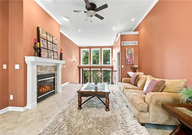 Photo 3 of Sale Pending at 6833 Woodside Ave, Kansas City, MO 64133 | MLS# 2638542 | Listing updated on 2026-09-07