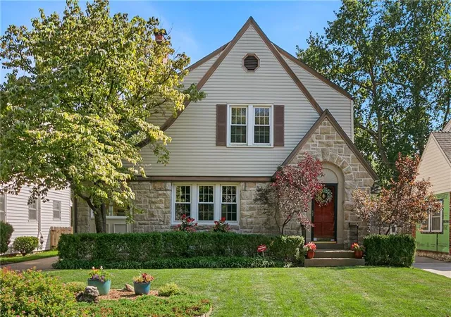 1st image of 421 E 74th Ter, Kansas City, MO 64131 | MLS# 2638544