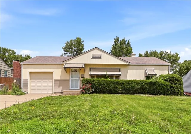 1st image of 12306 E 48th St S, Independence, MO 64055 | MLS# 2638548