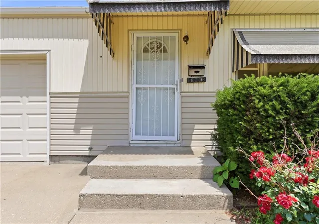 4th image of 12306 E 48Th St S, Independence, MO 64055 | MLS# 2638548