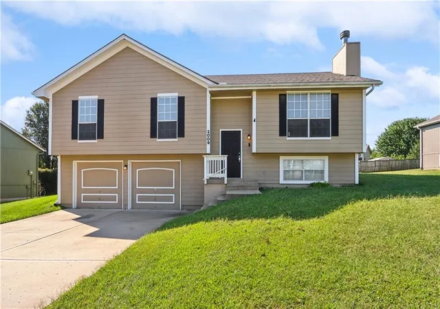 Photo 1 of Single family home for sale at 2009 Cypress Wy, Pleasant Hill, MO 64080 | MLS# 2638553 | Listing updated on 2026-08-28