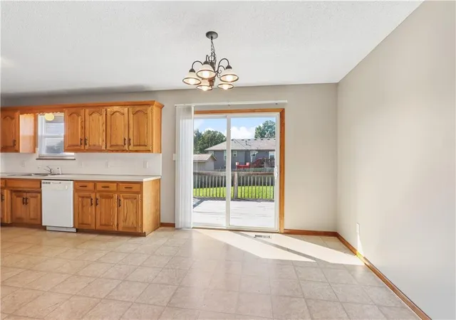 Photo 4 of Single family home for sale at 2009 Cypress Wy, Pleasant Hill, MO 64080 | MLS# 2638553 | Listing updated on 2026-08-28