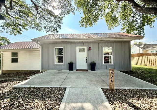 1st image of 424 2nd St, Barnard, MO 64423 | MLS# 2638554