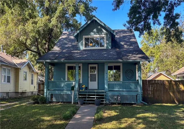 Single family home for sale at 822 S Mulberry St, Ottawa, KS 66067 | MLS# 2638558
