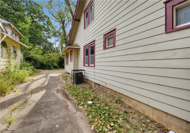 Photo 3 of Single family home for sale at 7231 Bales Ave, Kansas City, MO 64132 | MLS# 2638560 | Listing updated on 2026-09-08
