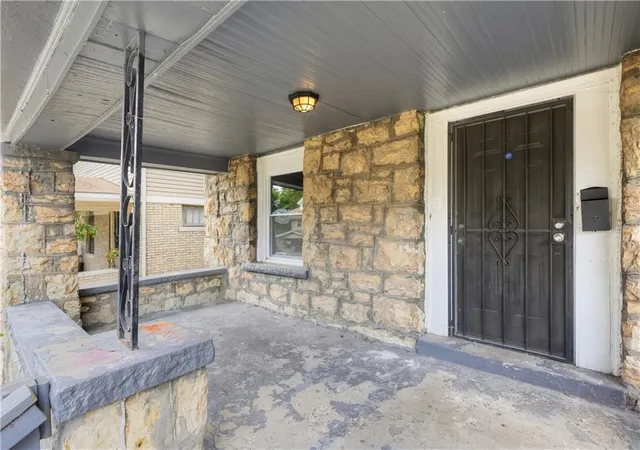 Photo 4 of Single family home for sale at 3005 E 32nd Street, Kansas City, MO 64128 | MLS# 2638563 | Listing updated on 2026-09-28