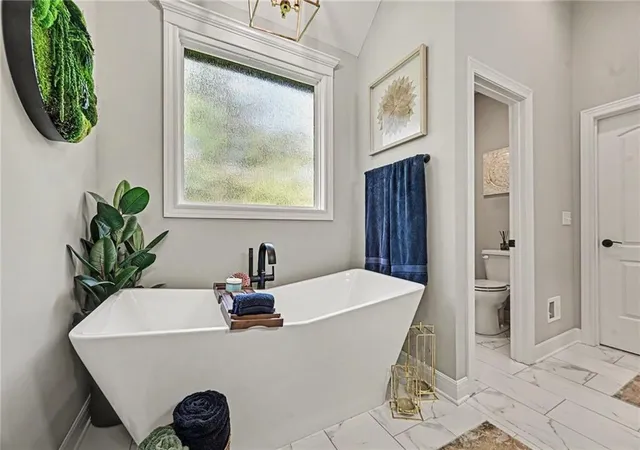Photo 4 of Sale Pending at 5507 NW 111th Place, Kansas City, MO 64154 | MLS# 2638566 | Listing updated on 2026-09-16